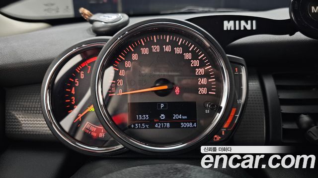 Mini Cooper 2020 — photo 11