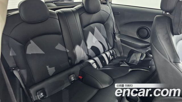 Mini Cooper 2020 — photo 18