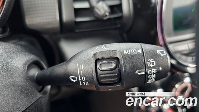 Mini Cooper 2020 — photo 23