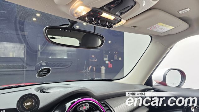 Mini Cooper 2020 — photo 25