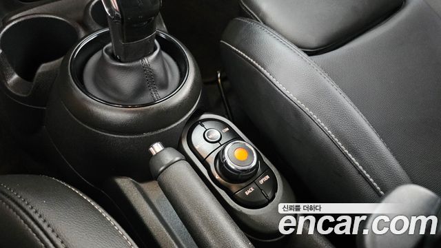 Mini Cooper 2020 — photo 27