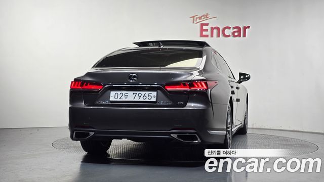 Lexus LS 2018 — photo 4