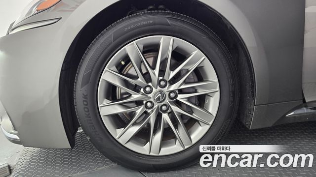 Lexus LS 2018 — photo 5