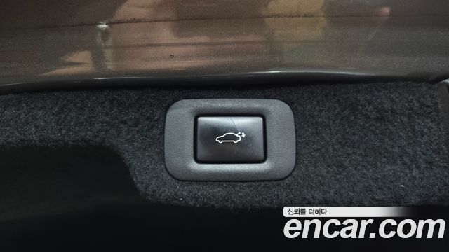 Lexus LS 2018 — photo 18