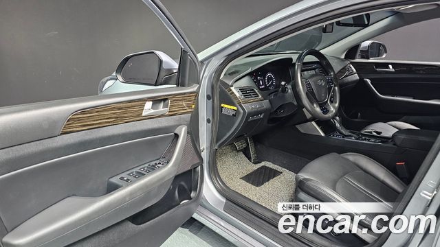 Hyundai Sonata 2016 — photo 16