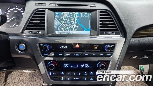 Hyundai Sonata 2016 — photo 19