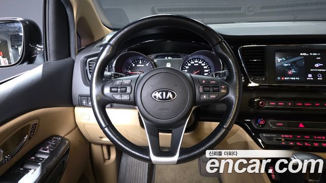 Kia Canival 2019 — photo 13