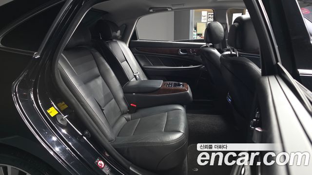 Hyundai Equus 2015 — photo 16