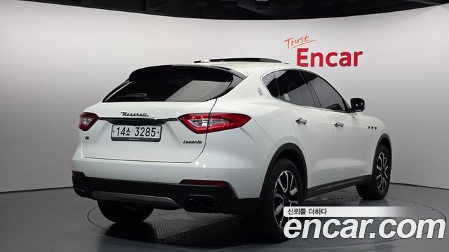 Maserati Levante 2017 — photo 2