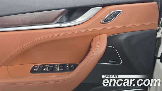Maserati Levante 2017 — photo 12