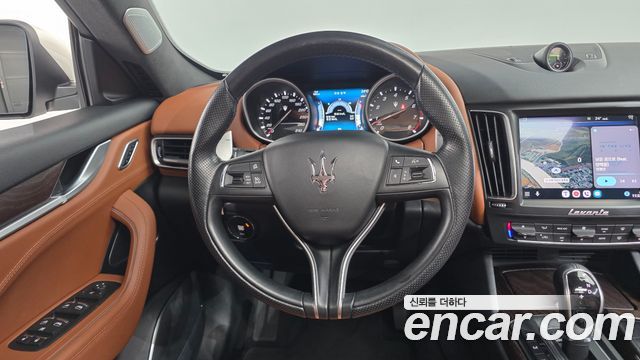 Maserati Levante 2017 — photo 14