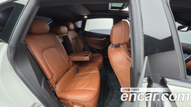 Maserati Levante 2017 — photo 18