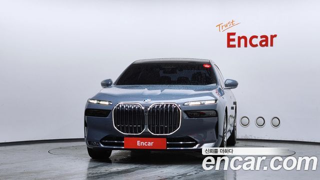 BMW 7-Series 2023 — photo 3