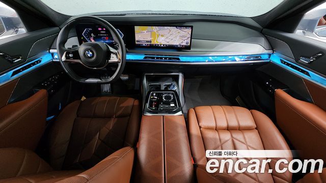 BMW 7-Series 2023 — photo 10