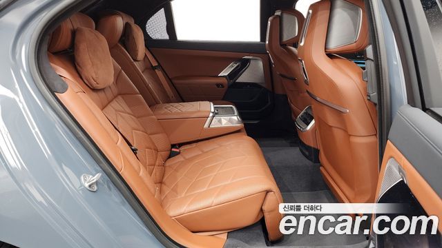 BMW 7-Series 2023 — photo 17
