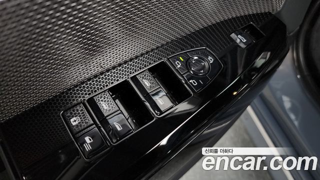 BMW 7-Series 2023 — photo 34