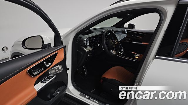 Mercedes-Benz GLC-Class 2026 — photo 13