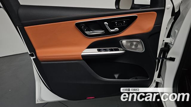 Mercedes-Benz GLC-Class 2026 — photo 14
