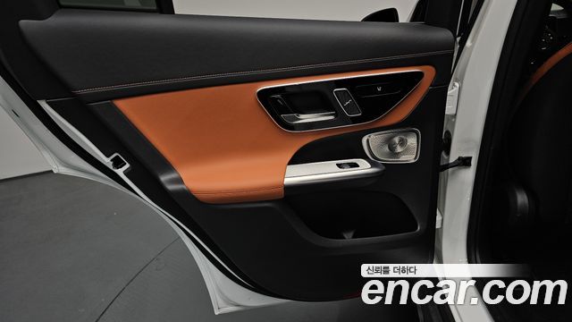 Mercedes-Benz GLC-Class 2026 — photo 15