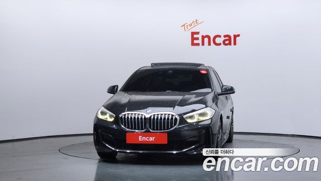 BMW 1-Series 2022 — photo 3