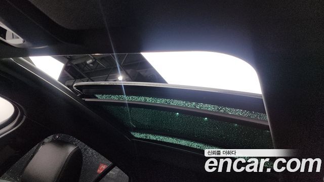 BMW 1-Series 2022 — photo 17