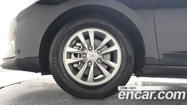 Hyundai AVANTE 2020 — photo 5