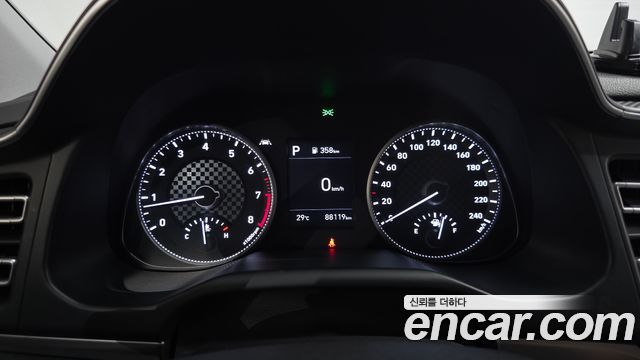 Hyundai AVANTE 2020 — photo 11