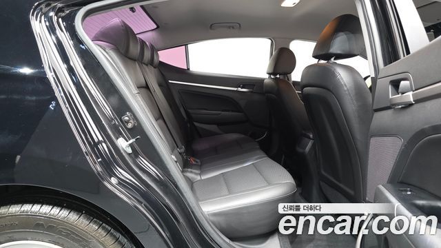 Hyundai AVANTE 2020 — photo 17