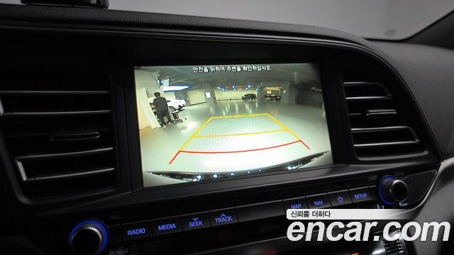 Hyundai AVANTE 2020 — photo 20