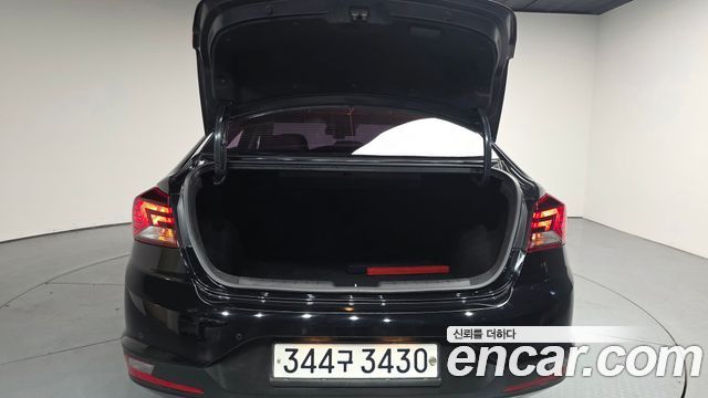 Hyundai AVANTE 2020 — photo 26