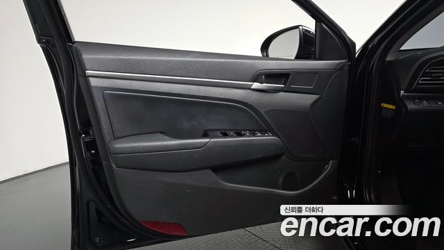Hyundai AVANTE 2020 — photo 14