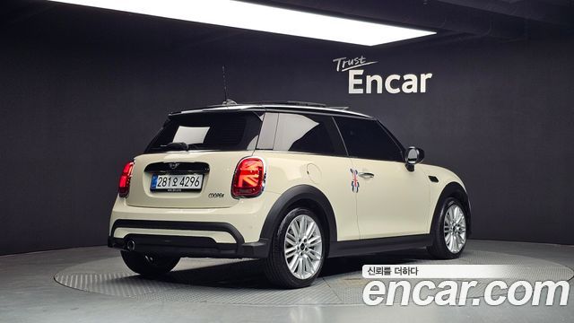 Mini Cooper 2022 — photo 2