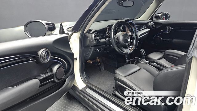 Mini Cooper 2022 — photo 13