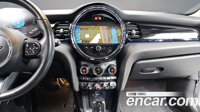 Mini Cooper 2022 — photo 19