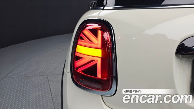 Mini Cooper 2022 — photo 9