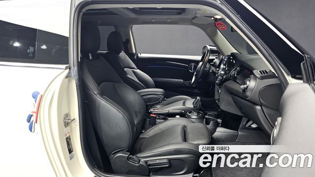 Mini Cooper 2022 — photo 16