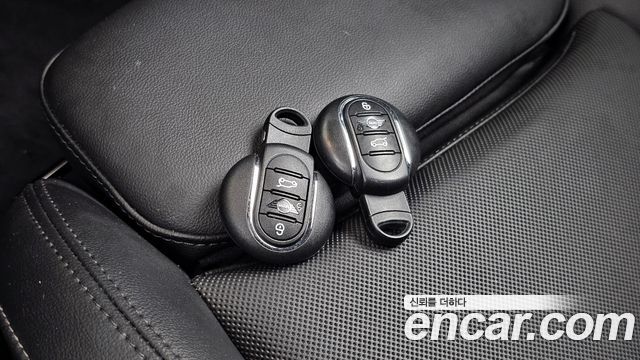 Mini Cooper 2022 — photo 31