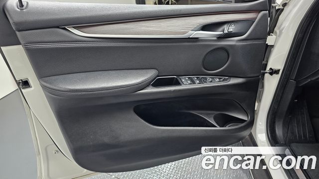 BMW X5 2015 — photo 14