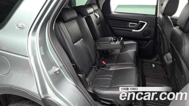 Land Rover Discovery Sport 2018 — photo 11