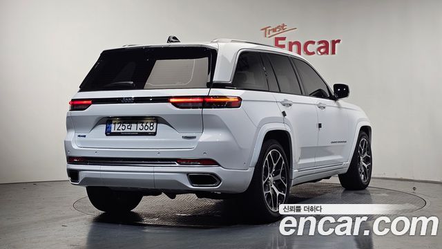 Jeep Cherokee 2023 — photo 2