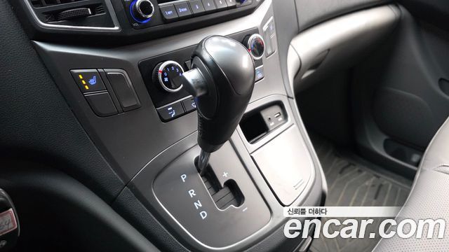 Hyundai Starex 2021 — photo 12