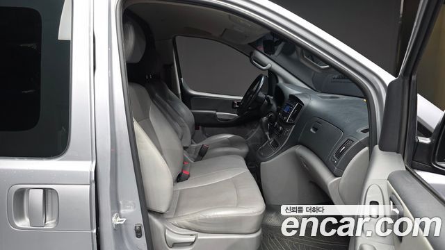 Hyundai Starex 2021 — photo 17