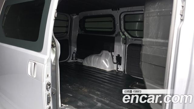 Hyundai Starex 2021 — photo 18