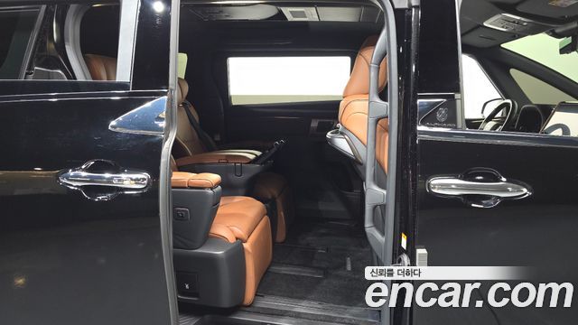 Toyota Alphard 2025 — photo 12