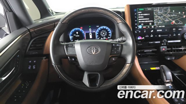 Toyota Alphard 2025 — photo 13