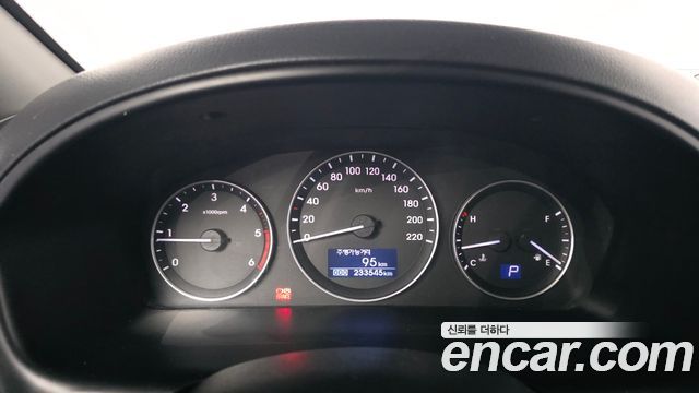 Hyundai Starex 2017 — photo 8