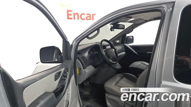 Hyundai Starex 2017 — photo 10