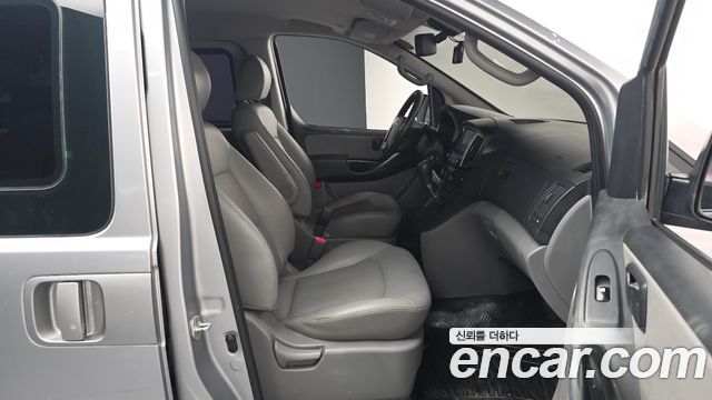 Hyundai Starex 2017 — photo 11