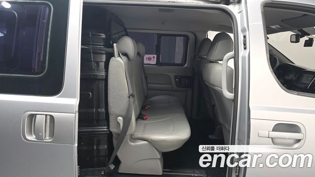Hyundai Starex 2017 — photo 12