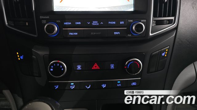 Hyundai Starex 2017 — photo 16